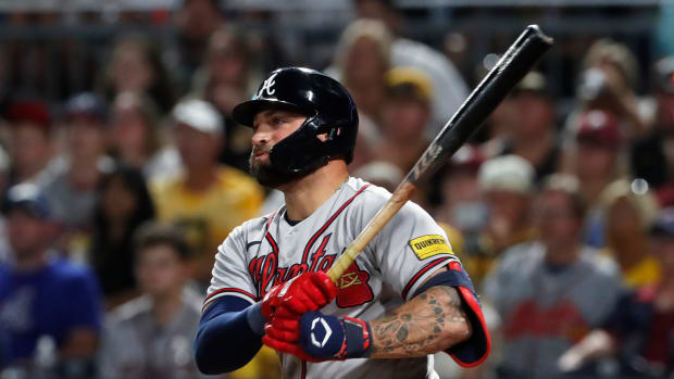 Aug 8, 2023; Pittsburgh, Pennsylvania, USA; Atlanta Braves right fielder Kevin Pillar (17) hits an RBI single against the Pittsburgh Pirates during the ninth inning at PNC Park. Atlanta won 8-6.